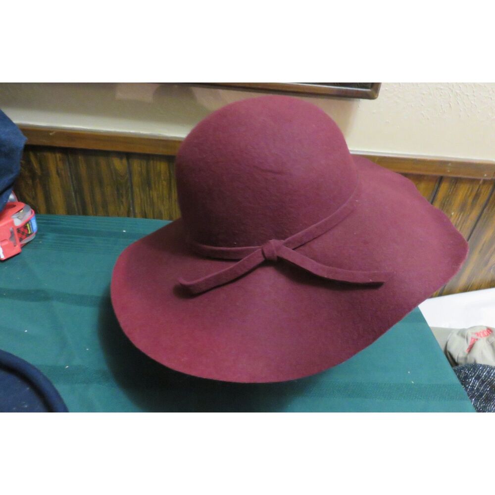 PRETTY URBANISTA WOMAN'S BURGUNDY FLOPPY BRIM HAT ONE SIZE